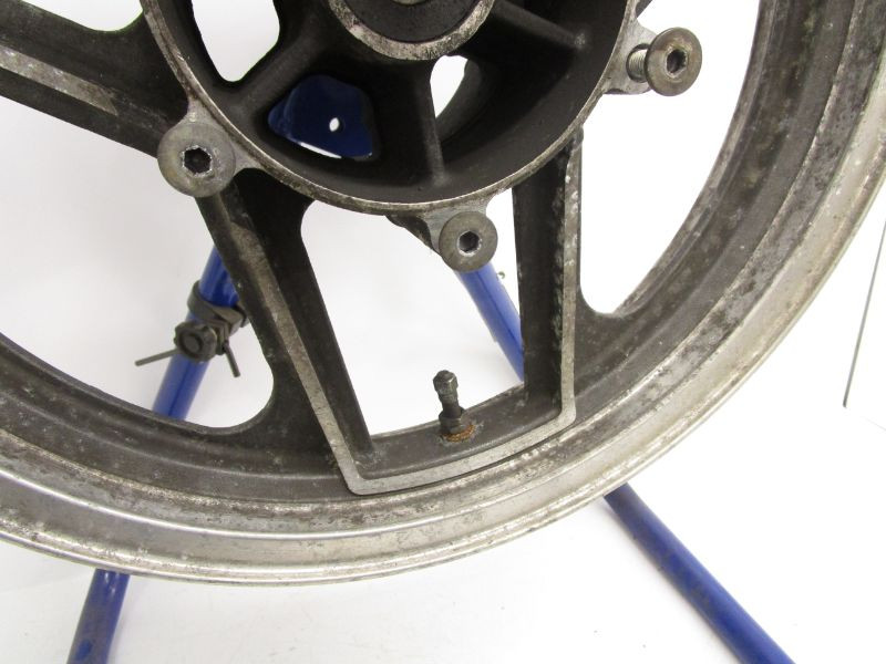 85 Kawasaki Ninja ZX 900 A GPz Front Wheel Rim 16